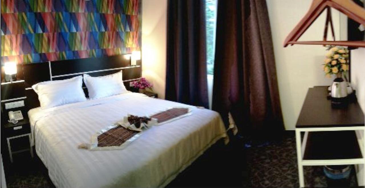 K Garden Hotel Parit Buntar Zimmer foto